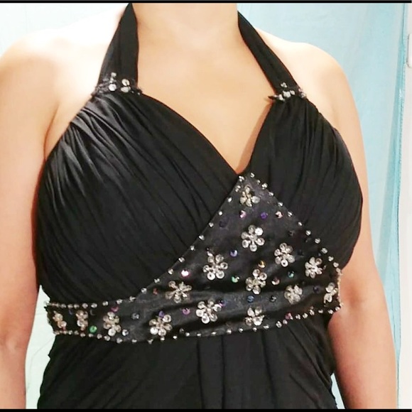 Black formal dress. - Picture 3 of 4